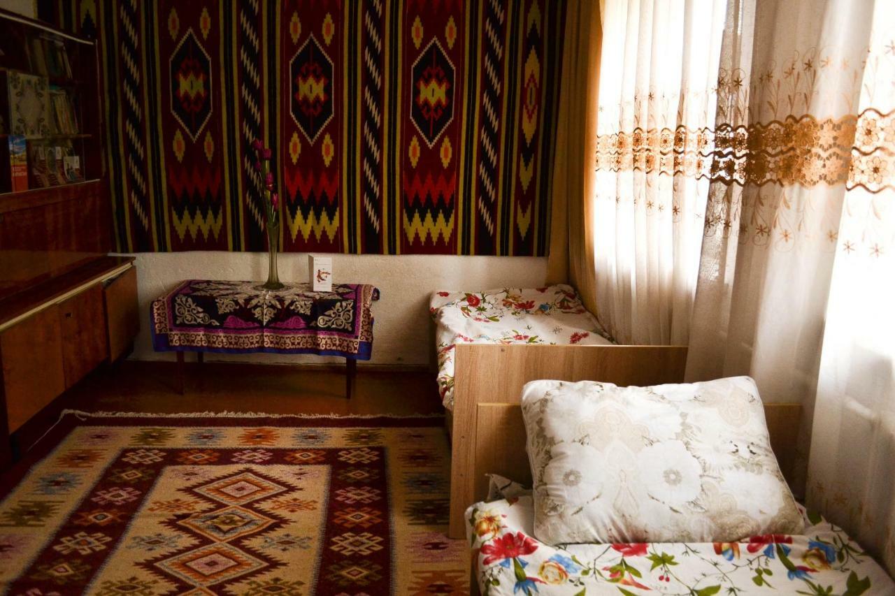 Guesthouse Bermet Tong 外观 照片
