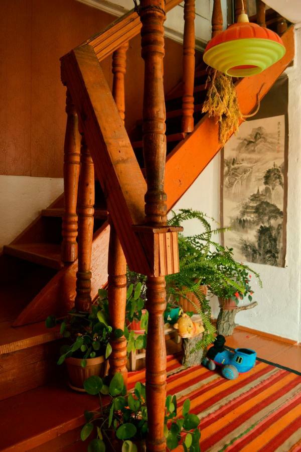 Guesthouse Bermet Tong 外观 照片