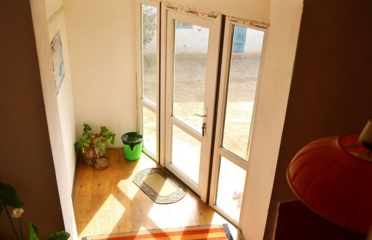Guesthouse Bermet Tong 外观 照片