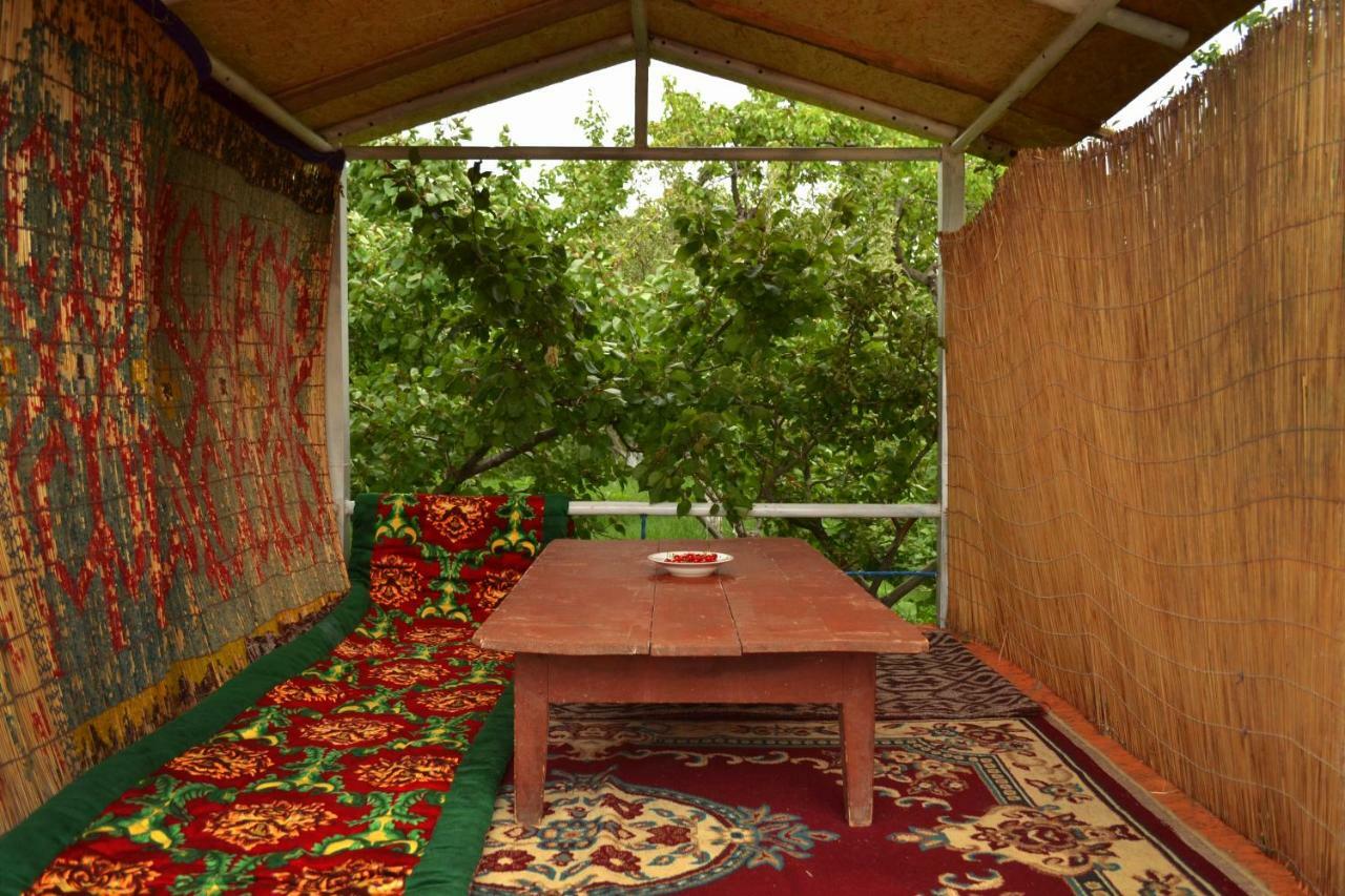 Guesthouse Bermet Tong 外观 照片